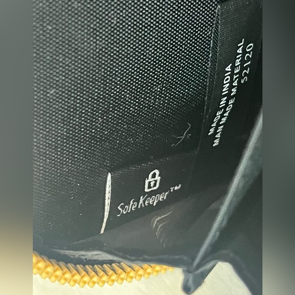 Safe Keeper Women’s Black Woven Clutch Wallet Gold Accent Zipper Like New - Picture 11 of 11